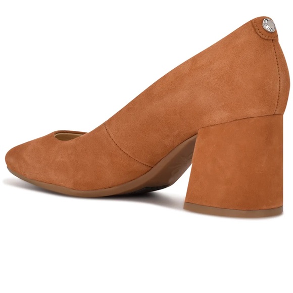 New Nine West Vibe 9x9 Block Heel in Mustard Seed Size 7.5 - Picture 5 of 6